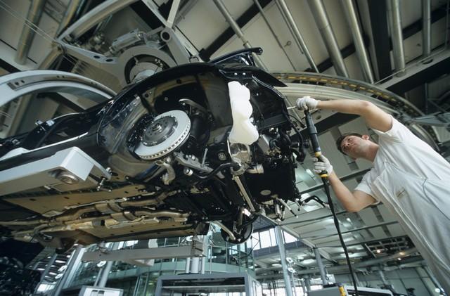 德国部长喊 “打” 中国？自家汽车厂快断芯片了，这操作看不懂