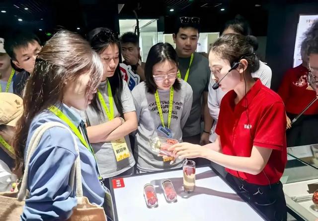 300余名港澳台与内地青年探秘宁夏 共赴自然资源保育之约——“爱我中华”青年大汇聚火车团来宁交流参访掠影