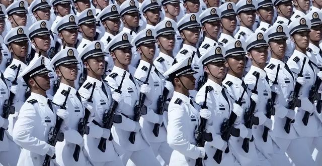 中国九三大阅兵在即，特朗普突然宣布，美国要再重新来一场阅兵