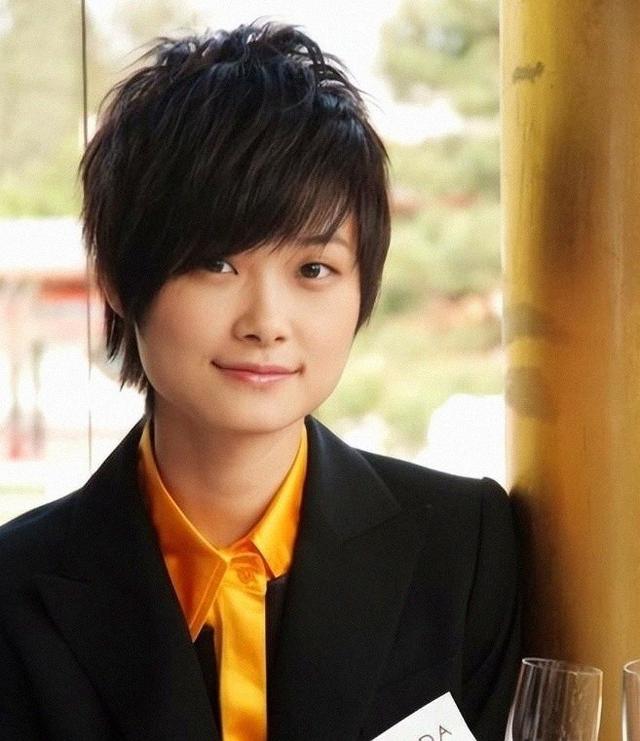 嫁法国老头真相澄清5个月，41岁李宇春近况曝光，丝毫不觉得意外