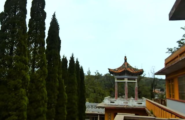 上过人民日报，是全国学习的榜样，最早的宫殿式学校，现在怎样了