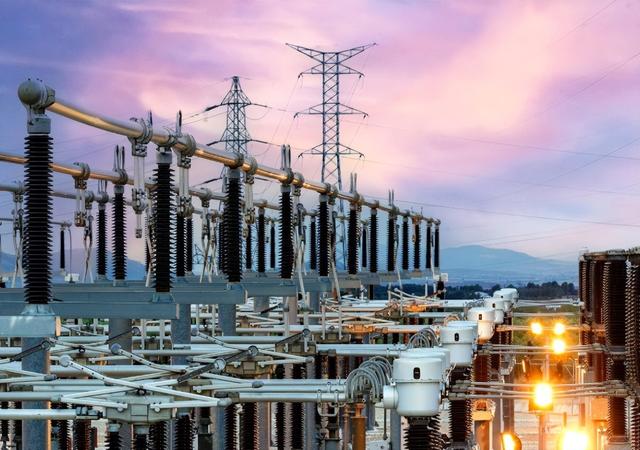 马斯克预言成真！全球争抢的不是芯片 而是中国20万一台的变压器