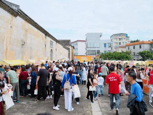 潮翻了！行78街，百年围屋低碳慢生活里解锁“乐龄新姿势”