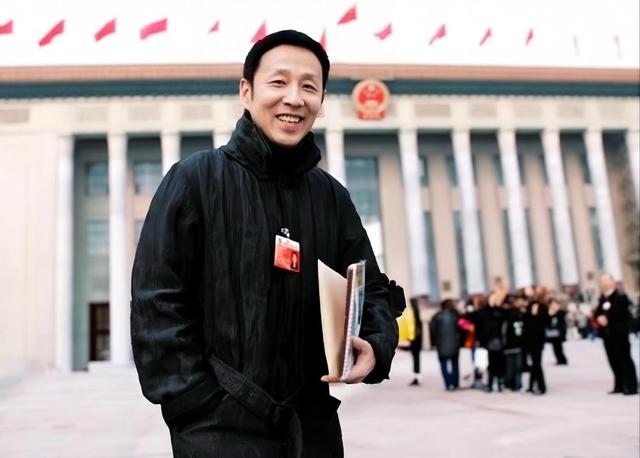 明明演技一般，却被捧成“老戏骨”，这12位演员终于现出原型了？