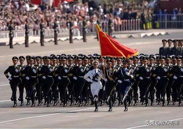 春妮没料到，丈夫刚强出席阅兵解说没几天，6岁儿子又给自己争光