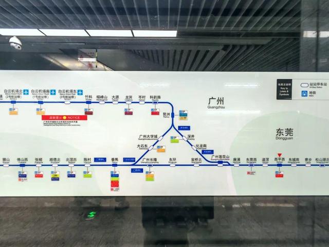 机票价格大跳水，突现1.1折！网友：直接冲