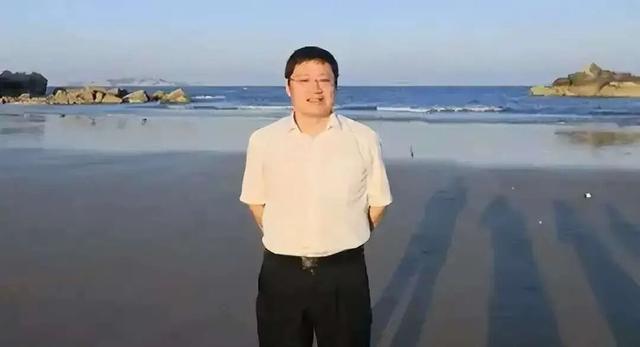 青海首富肖永明，曾坐私人飞机回村，如今欠债221亿被监视居住