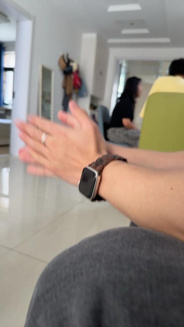 10月，「需要另一个同类」