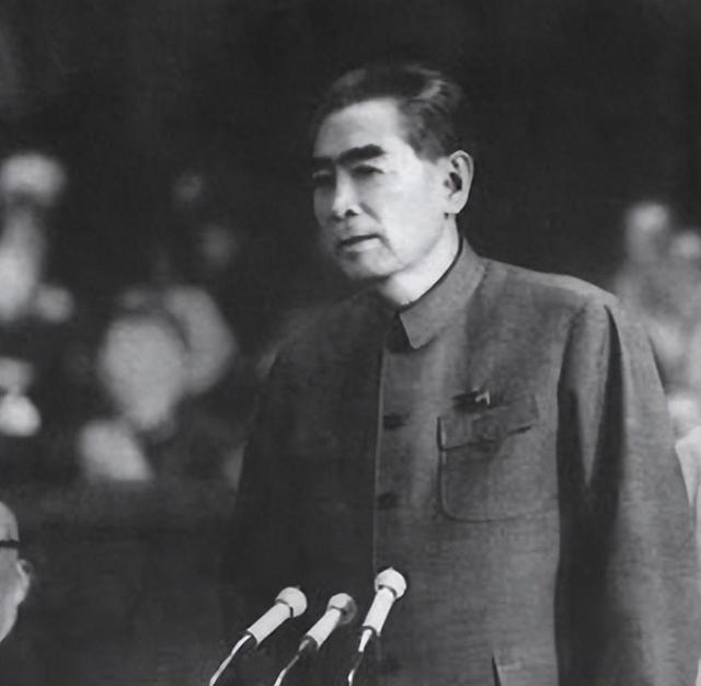 1975年陈锡联探望周恩来，周恩来忍痛哭诉道：不是我要关温玉成的