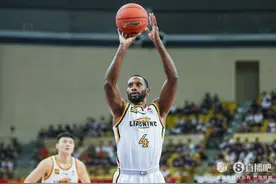 杨鸣：保证健康的前提下让大家在季后赛打好，弗格情况比预想还差图片