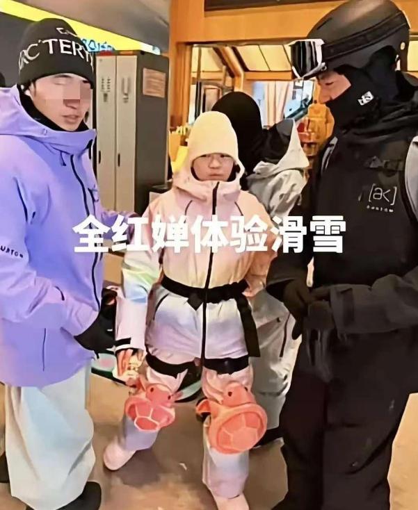 豪宅风波后，全红婵带伤新疆滑雪，令人担心的事发生 樊振东说对了