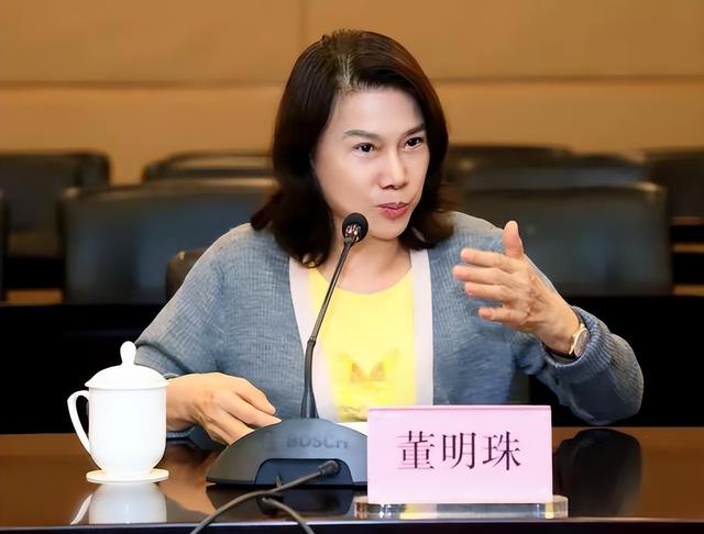 被停职审查、转移格力资产	、搞办公室恋情，董明珠身上谣言太离谱