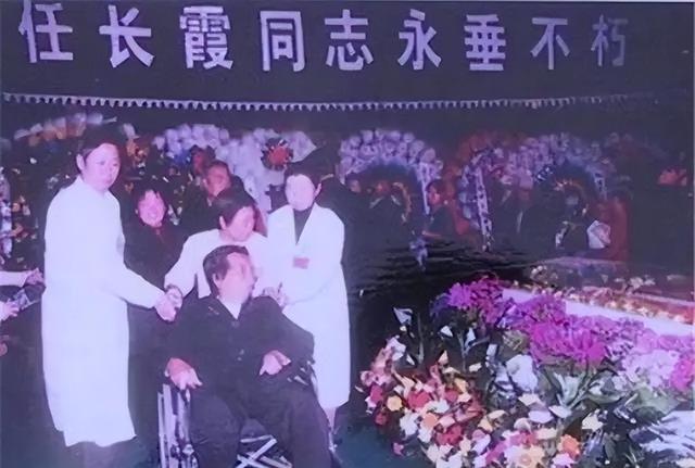 任长霞的儿子，你绝对想不到他现在的样子！