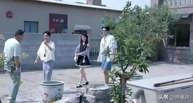 不查不知道一查吓一跳，坐拥北京60亩马场的于谦，私下到底有多壕