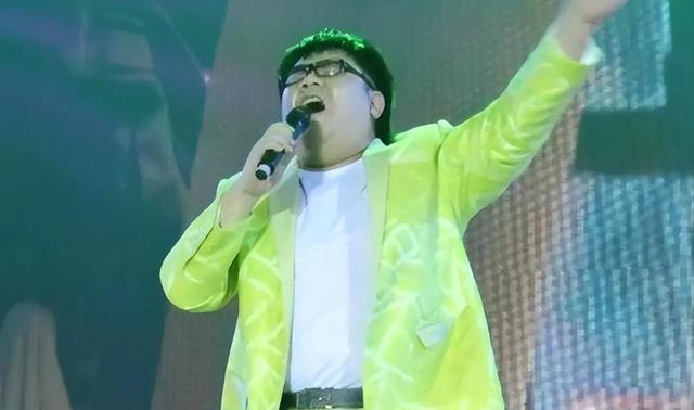 善恶终有报！狂妄自大的“盲人”歌手杨光，终究付出了惨痛代价