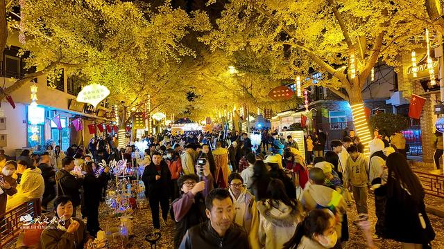 哇塞!天水秦州青年北路“黄金大道”文旅周嗨翻啦,速来打卡!