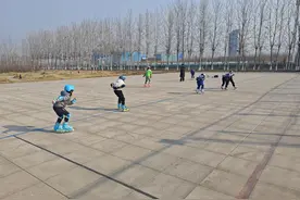 放下手机 组团锻炼图片