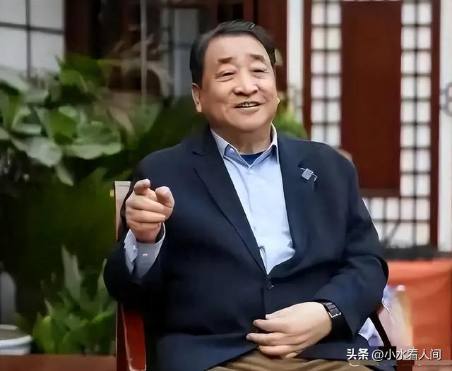 姜昆助理辟谣不到一天，被狠狠“打脸”，姜昆女儿被扒，果不简单