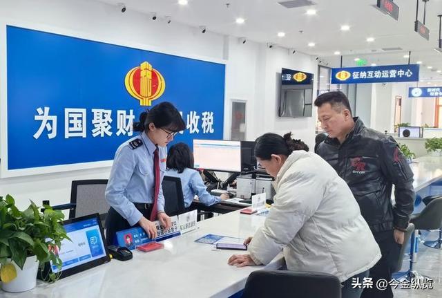 普通人一定要请警惕！你以为的“小钱”，可能正把你推向偷税深渊