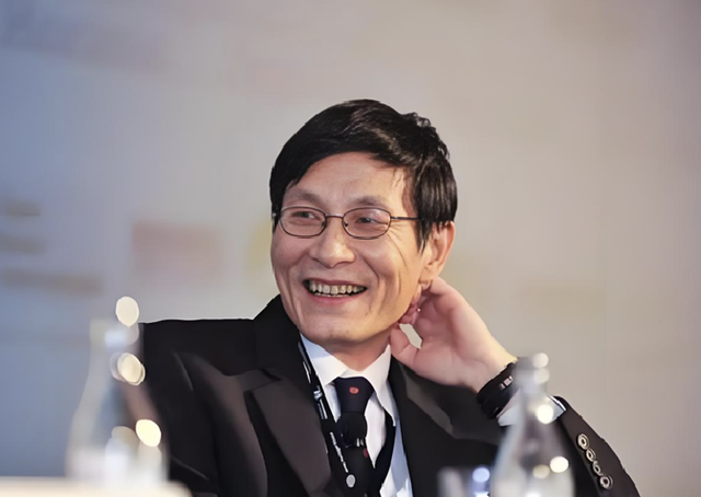 朱镕基总理唯一的儿子朱云来，博士毕业后回国奉献，为人十分低调