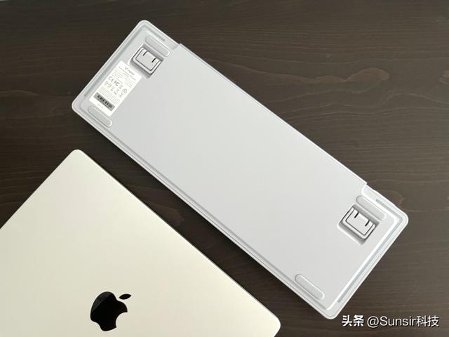 200多元入手客制化机械键盘，雷柏V700DIY-98机械键盘是真的香