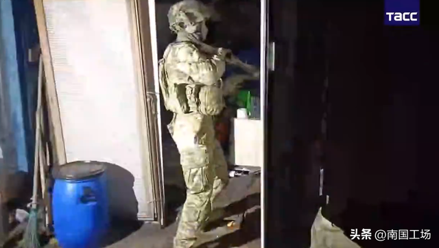 痛批高市早苗后，绍伊古遭炸弹暗杀，俄军炸响4000吨“沉睡氢弹”