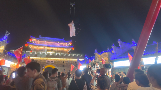 国庆“红装”迎客“大别山国潮文化旅游节”60余场表演嗨翻假期