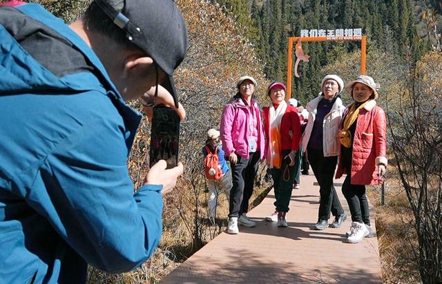 雪山彩林间的自然课堂！绵阳平武“研学游”解锁经济新增量