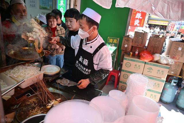 没景点没资源！三小城凭啥从“网红” 变 “长红”？