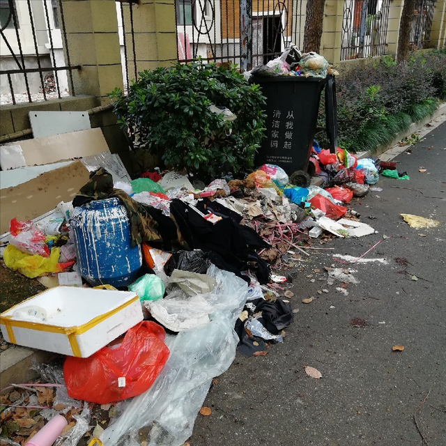 曹德旺预言成真了？我国二三十层的电梯房，或将面临同一个结局？