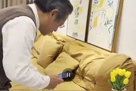 爸爸收到女儿新年礼物 连发20条朋友圈炫耀图片