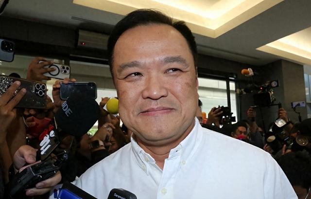 泰国前总理他信被裁定无罪