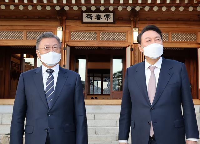 72岁的文在寅，突然预感到了什么？发声提醒韩国人：中国至关重要