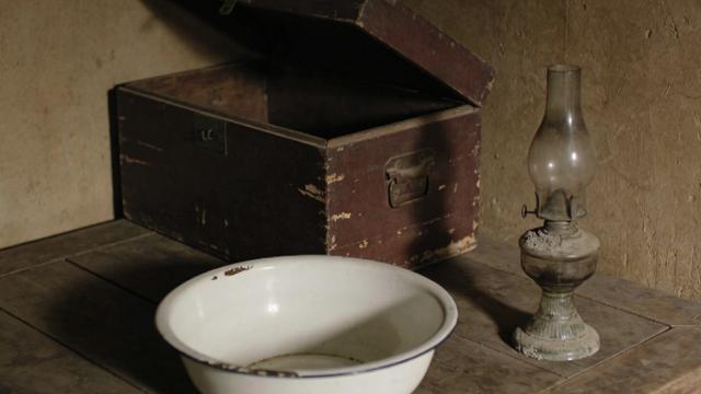 河南洛阳偃师：丈夫卷钱离家31年瘫倒求赡养，村民力挺单亲妈妈