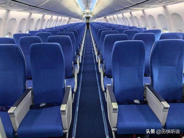 南航上线“刀片座椅”！网友疯狂吐槽：体验太差！南航成廉航了？