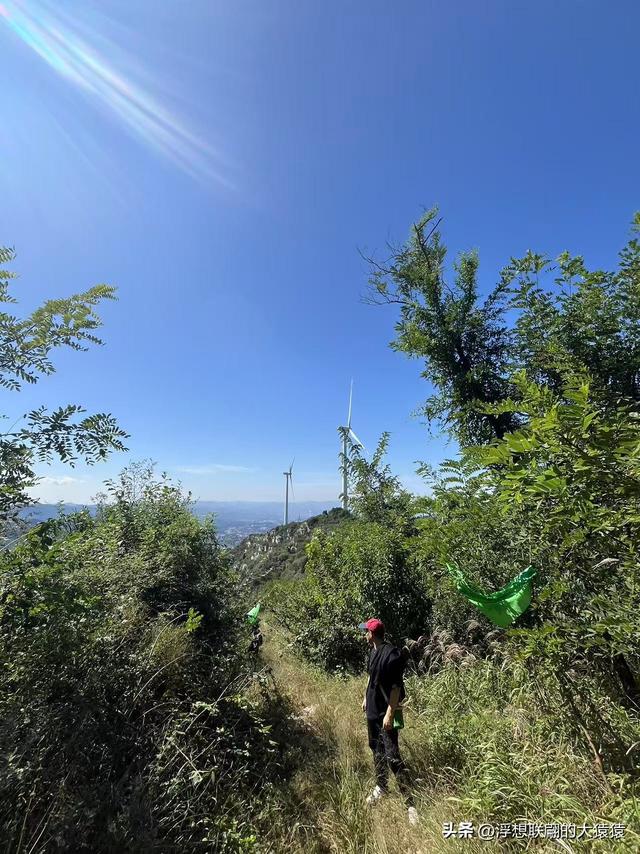 我，终于登上了岳阳山之巅！（博山登山记）