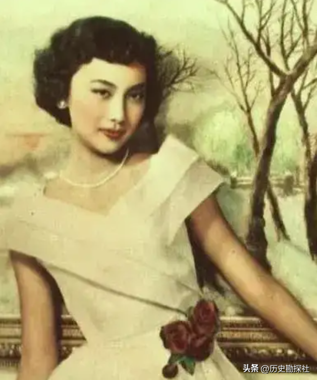 70年代，夏梦等人的罕见合影，她美得无可挑剔，堪称绝代佳人