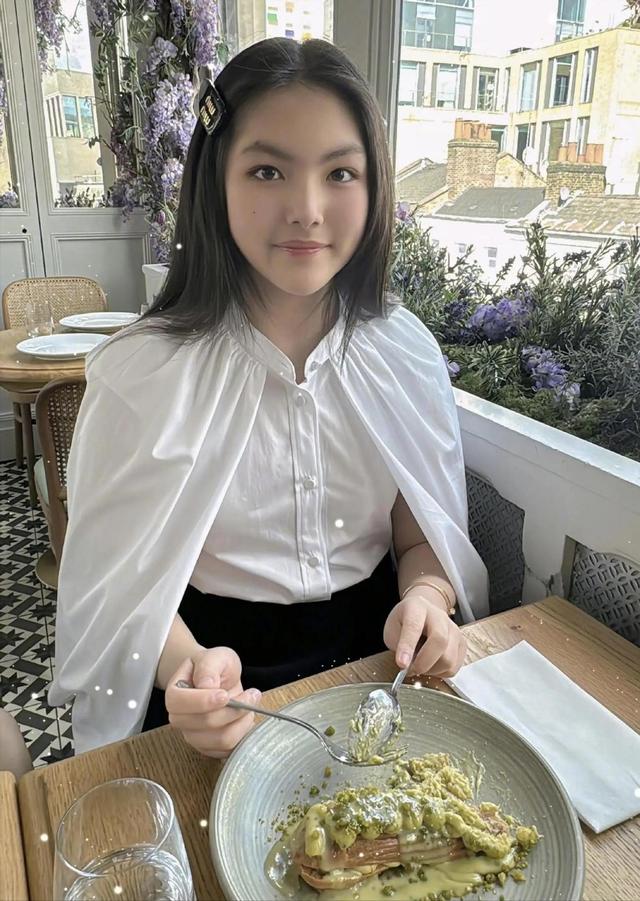 李湘也没想到，自己费心半辈子富养女儿，竟给王岳伦做了“嫁衣”