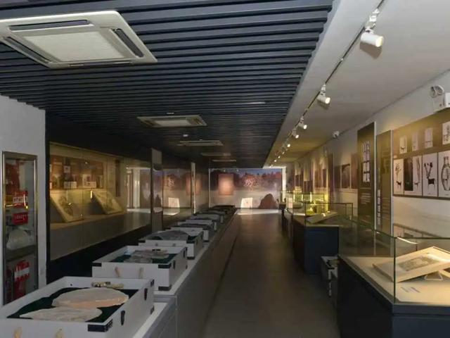 三馆协同唤醒千年岩石记忆‖岩石密码 — 白银黄河岩画展在兰州市博物馆开展