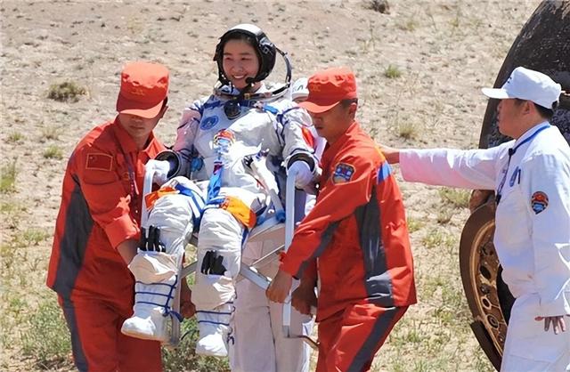 被滞留太空286天，美国宇航员退休，2个月前称还想飞，怎么回事？