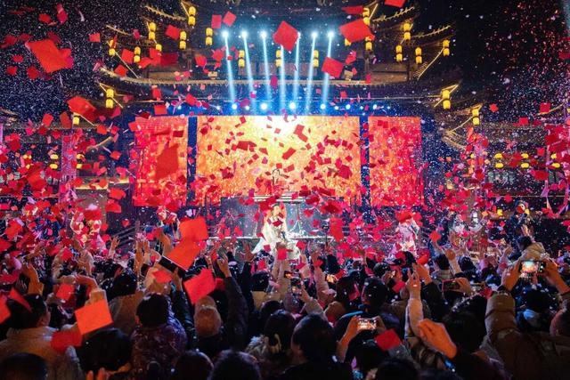 藏不住了！烟火、灯会、非遗秀……山东古城这次惊艳全网！