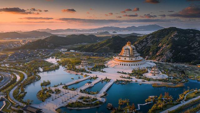 奇了怪了！峨眉山的香火，怎么就烧成了游客的“香火钱”？