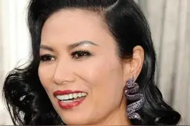 只有美国华裔越来越不像中国人，世界其他国家华裔依旧保持本色！图片