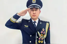 90后王子赫：沿着父亲的足迹，做最美基层民警图片