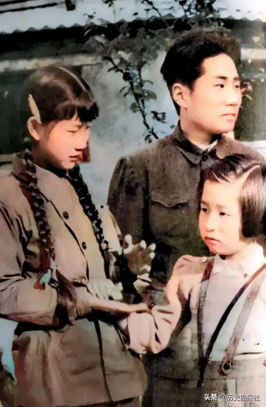 刘思齐有多美？1949年的一张留影，那年她19岁气质非凡！