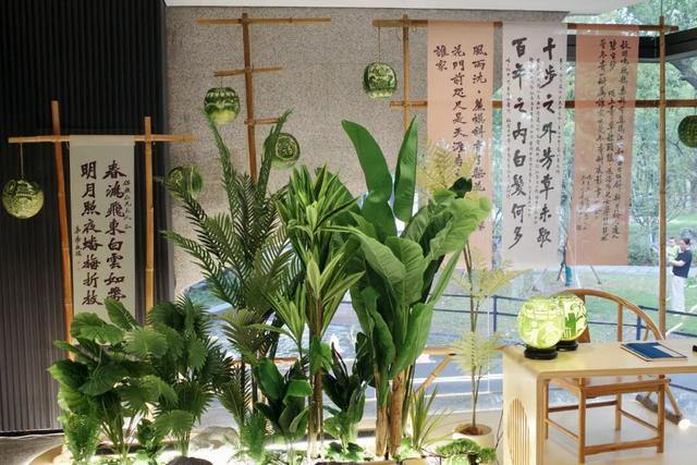 挖到一座人少好吃又清净的小城，现在买票出发还来得及！