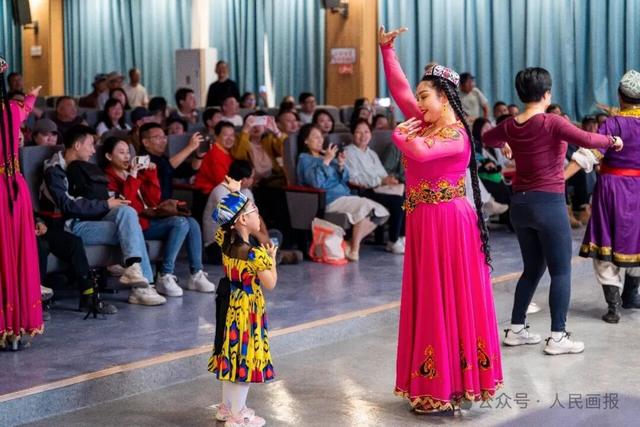 这里是新疆！一个好地方！ | 新疆维吾尔自治区成立70周年
