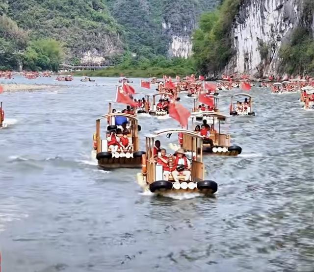 2025年双节出游热潮：一场全民参与的旅游盛宴