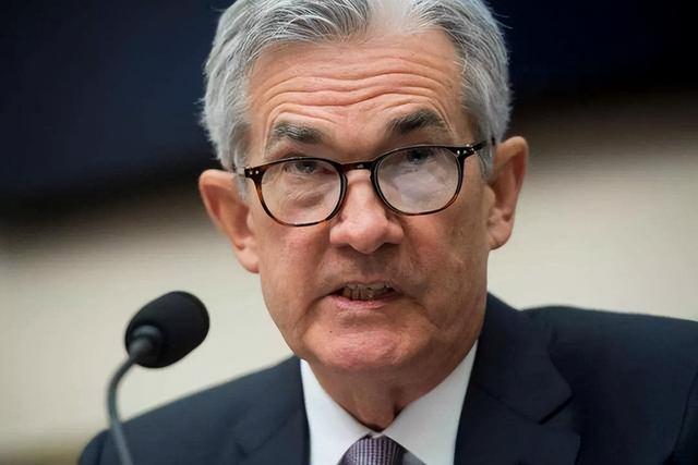 特朗普搅局美联储，一边催降息一边炒人，市场彻底慌了神