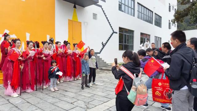 国庆首日嗨翻随州大洪山！打卡、狂欢、互动，这波仪式感直接拉满！